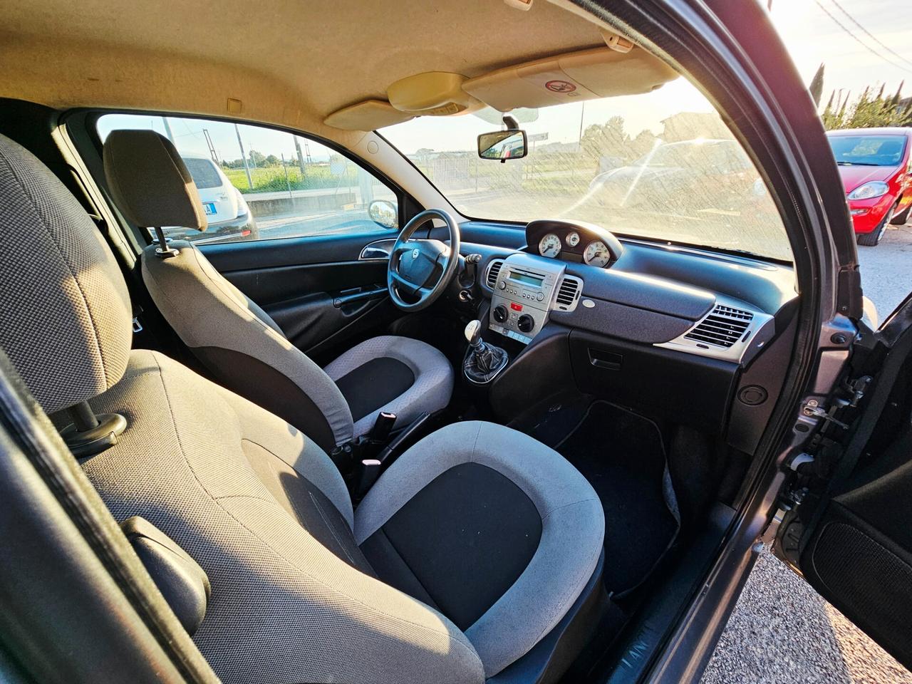 Lancia Ypsilon 1.2 Argento