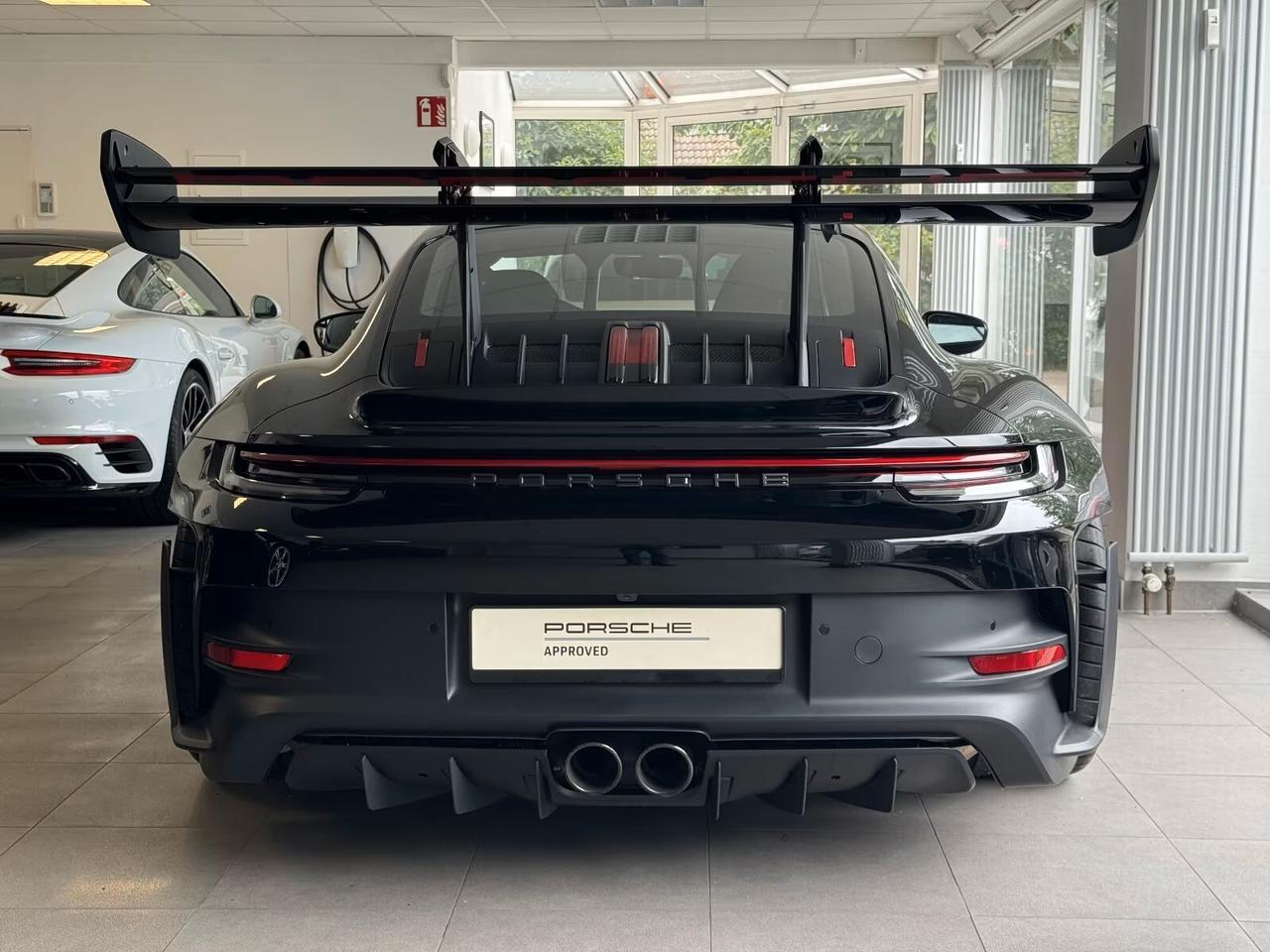 Porsche 911 GT3 RS Weissach