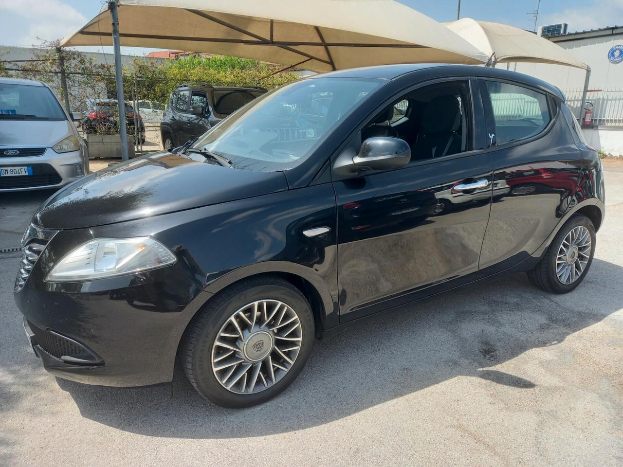 Lancia Ypsilon 1.3 MJT 95 CV 5 porte Platinum