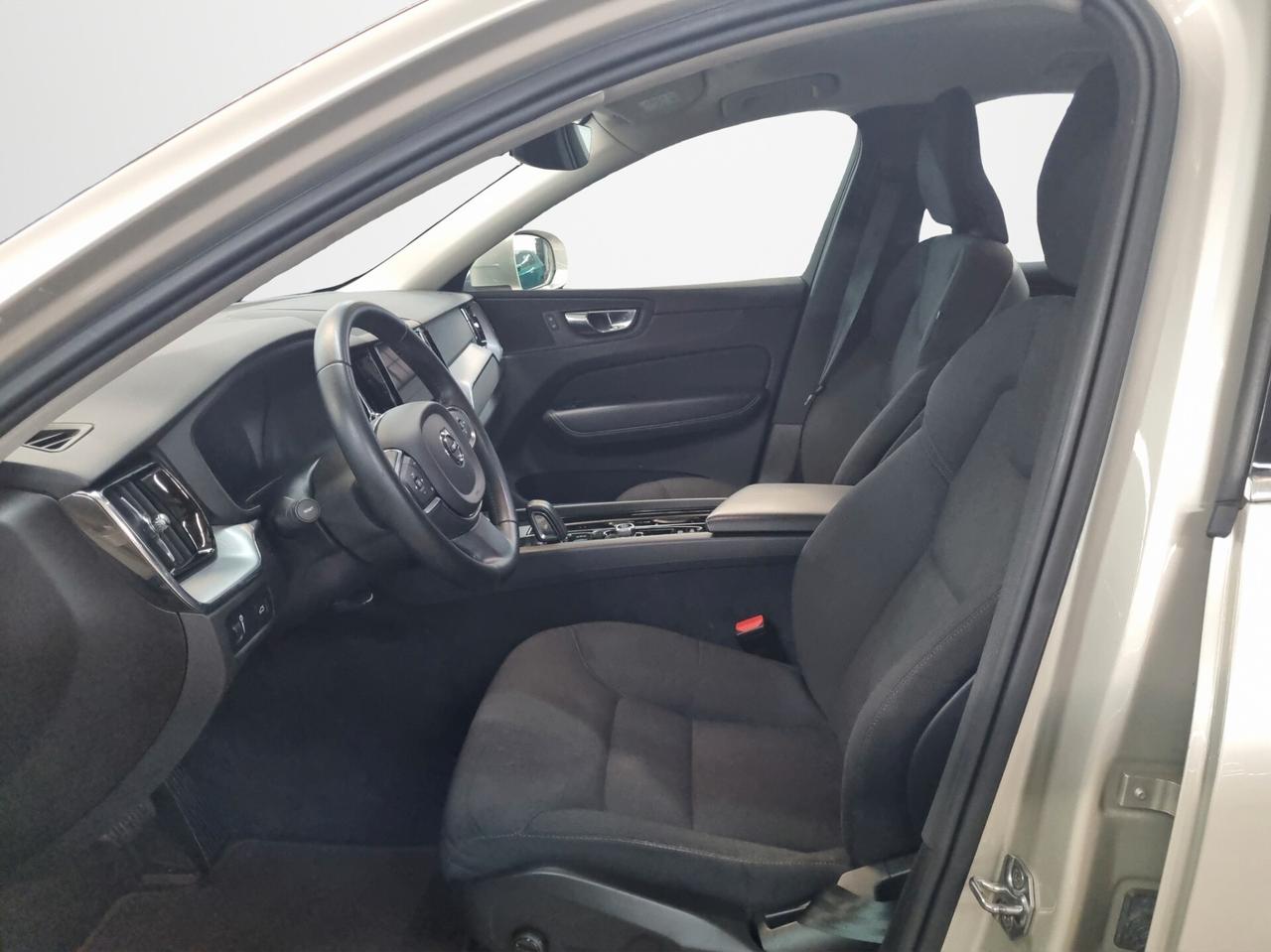 Volvo XC 60 XC60 B4 (d) AWD Geartronic Momentum Pro