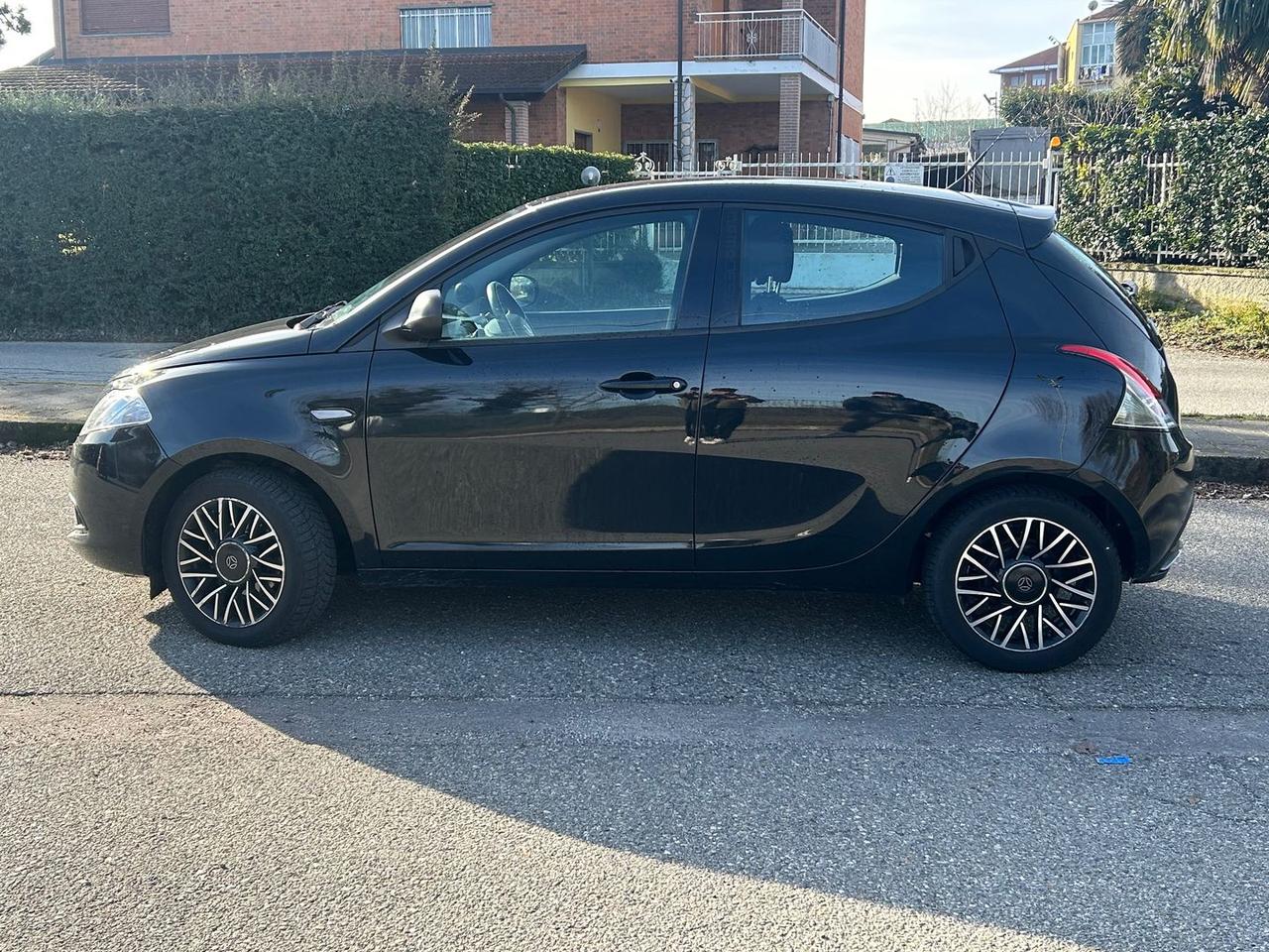Lancia Ypsilon S MomoDesign 1.2 #9306