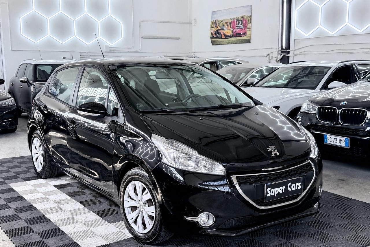 Peugeot 208 1.4 HDi 68 CV 5 porte Allure