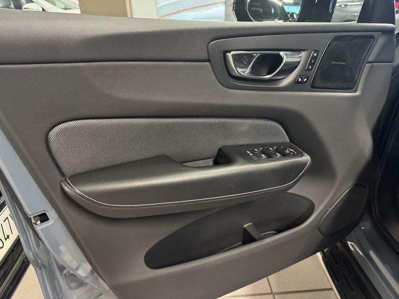 Volvo XC60 B4 D automatico R-Design