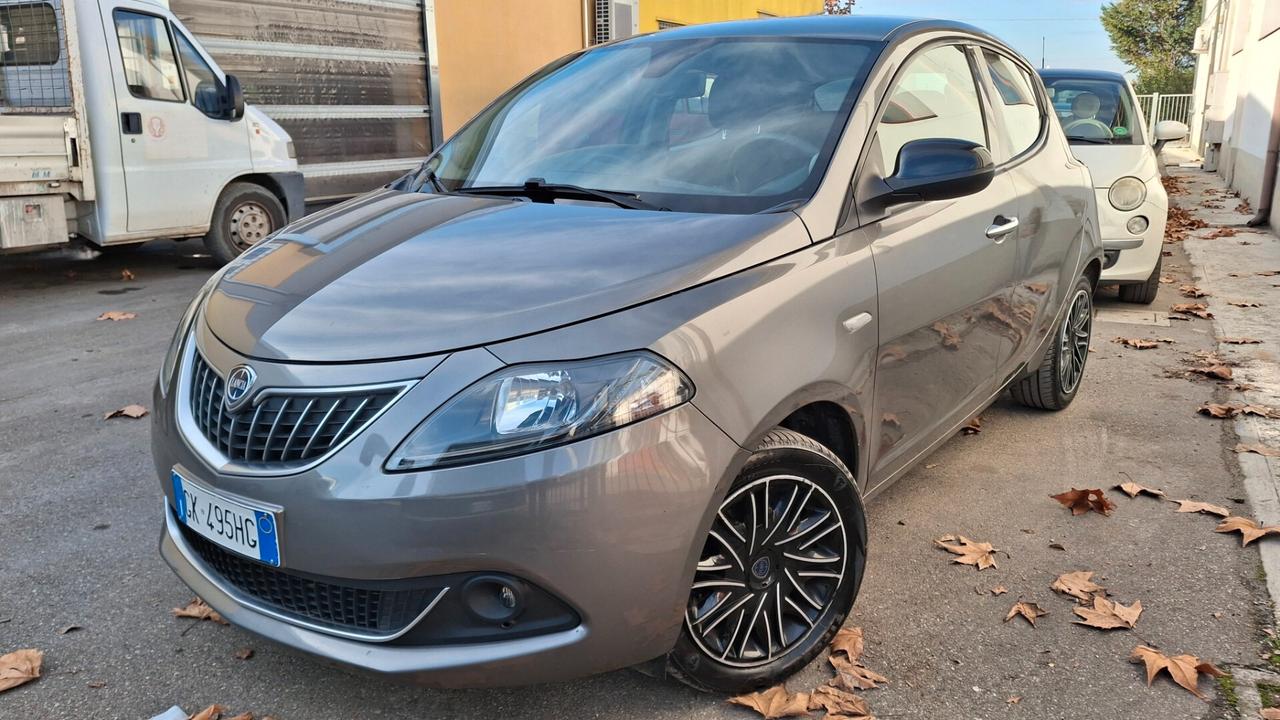 Lancia Ypsilon 1.0 FireFly 5 porte S&S Hybrid Ecochic Gold