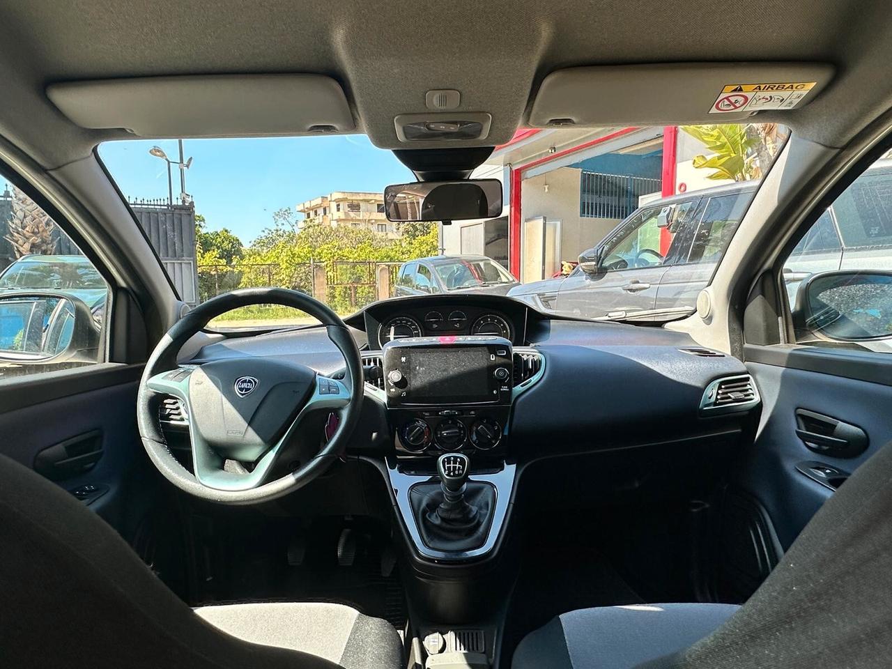 Lancia Ypsilon 1.0 FireFly 5 porte S&S Hybrid Gold