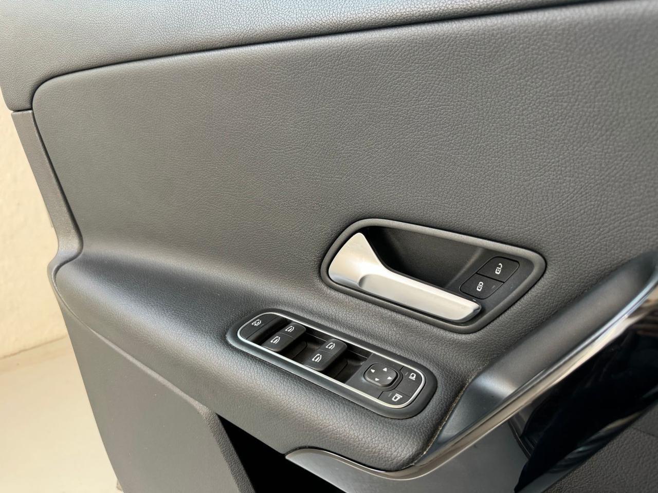 MERCEDES-BENZ CLA 180 d Automatic Shooting Brake Business Extra