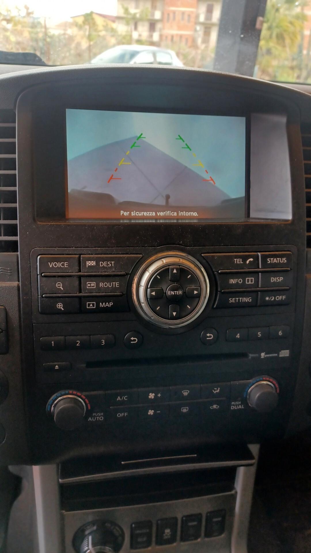 Nissan Navara 3.0 dCi 4 porte Double Cab LE V6