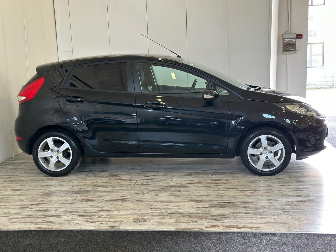 Ford Fiesta 1.2 Benzina 5p. Titanium Ok Neopatentati