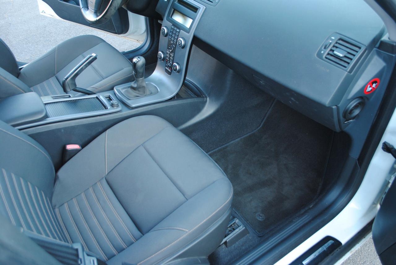 Volvo V50 D4 R-design 1.6d 114 cv