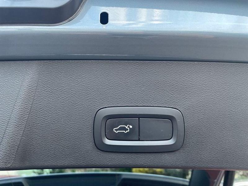 Volvo XC40 1.5 t3 Momentum Pro 163cv my21