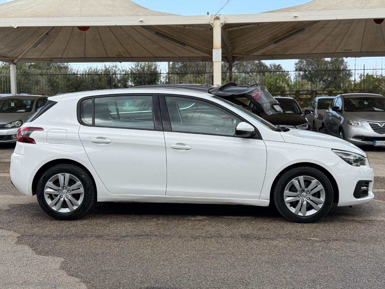 PEUGEOT 308 BlueHDi 130 S&S Business