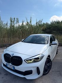 Bmw 118 118d 5p. Msport