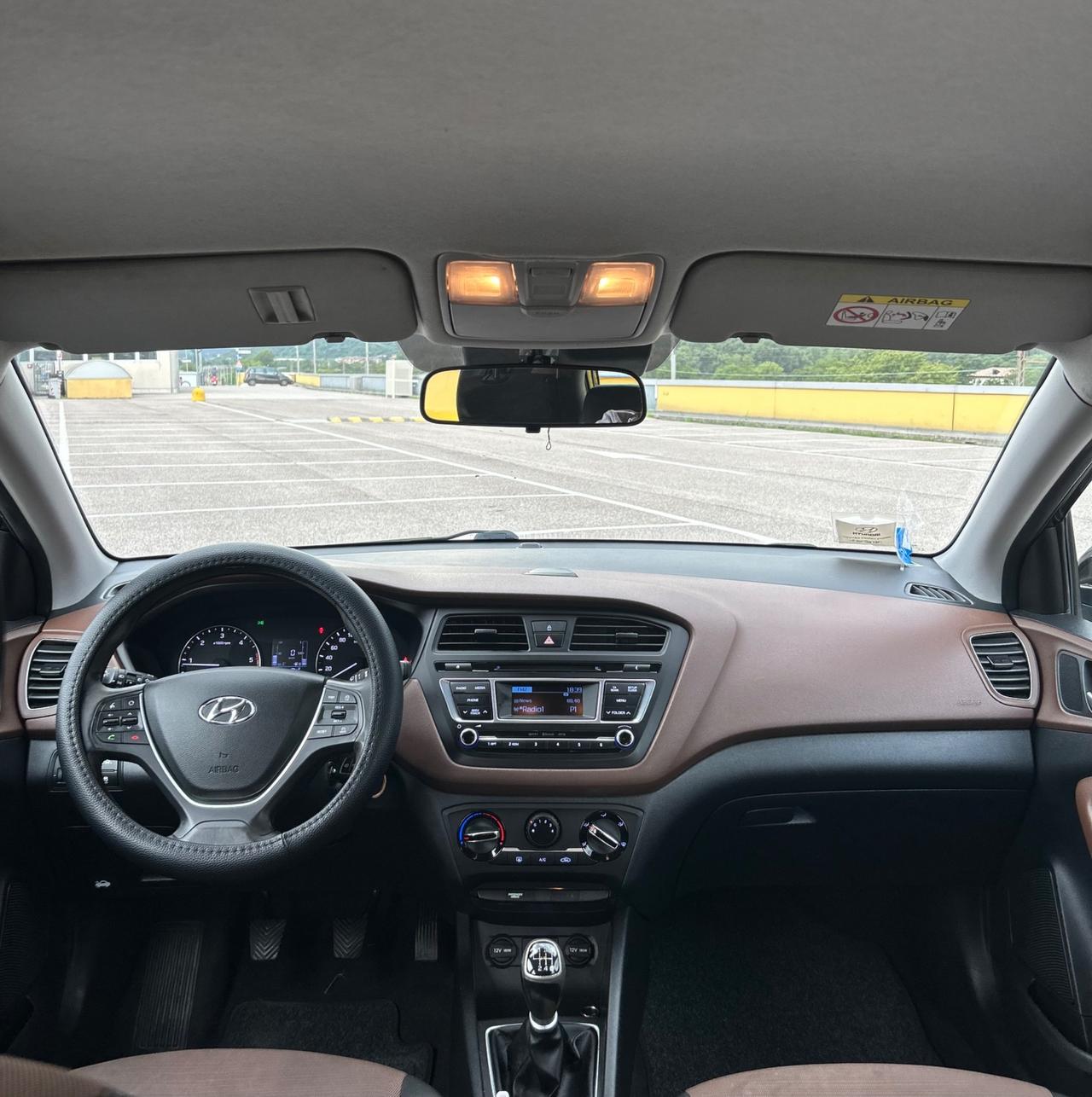 Hyundai i20 1.4 CRDi 5p Style Neopatentati 2015