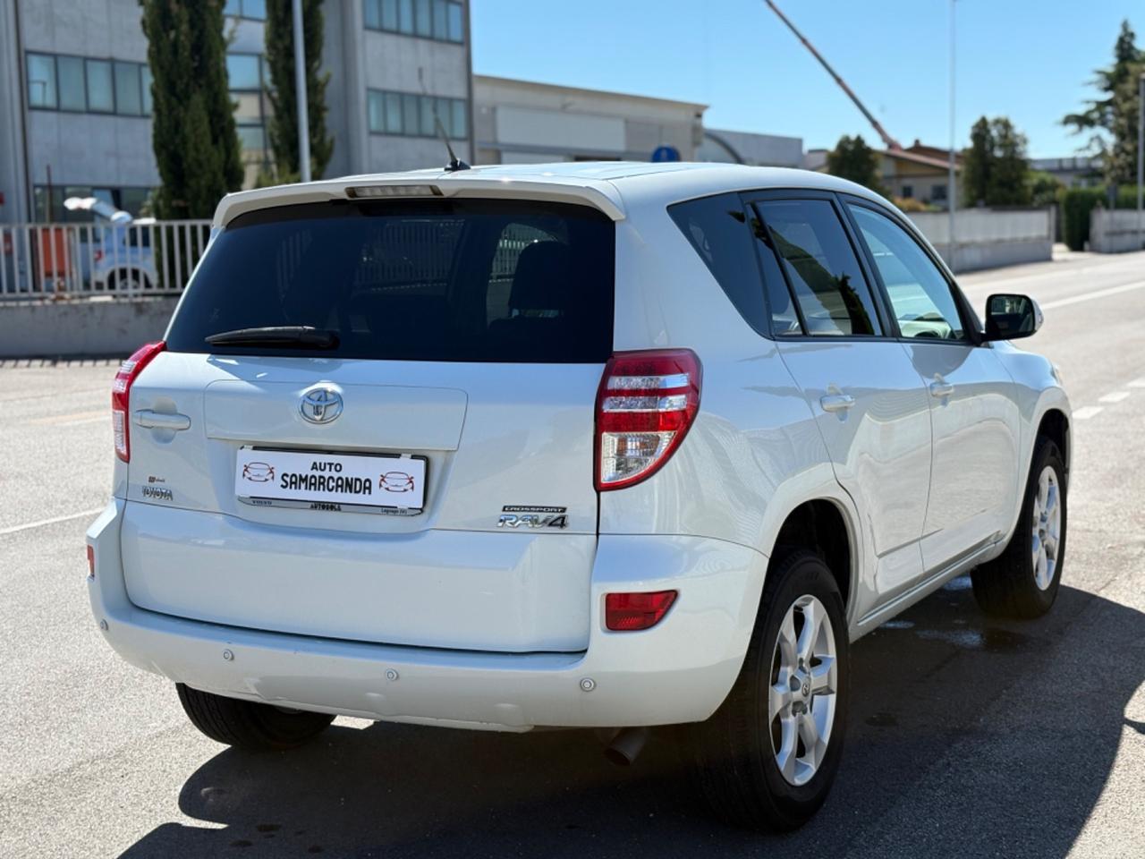 Toyota RAV 4 RAV4 2.2 D-4D 150 CV Lounge