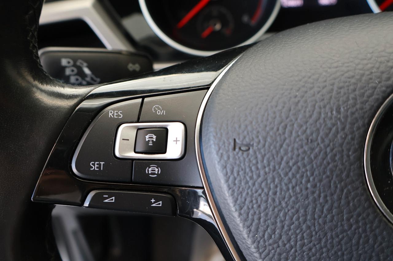 Volkswagen Touran 2.0 TDI 115 CV DSG IVA ESCLUSA 7 posti