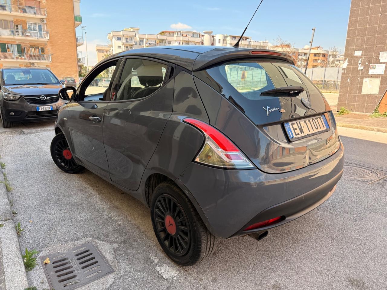 Lancia Ypsilon 1.3 MJT 5 porte Momodesign Full