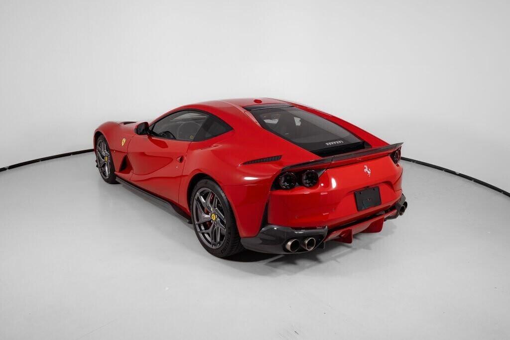 Ferrari 812 Superfast NOLEGGIO LUNGO TERMINE - LEASING FULL INCLUSIVE