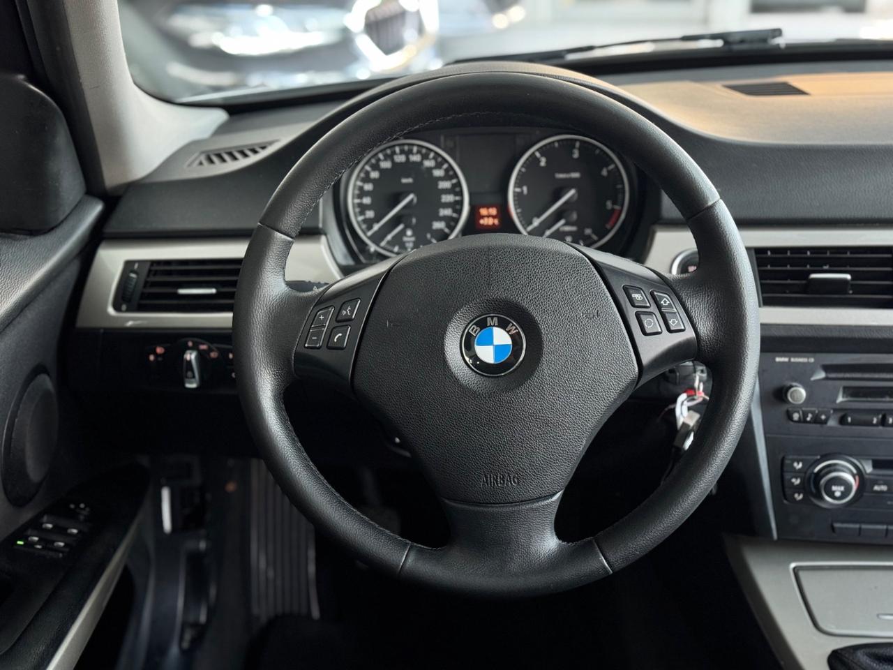 Bmw 318d 143CV cat Touring Attiva