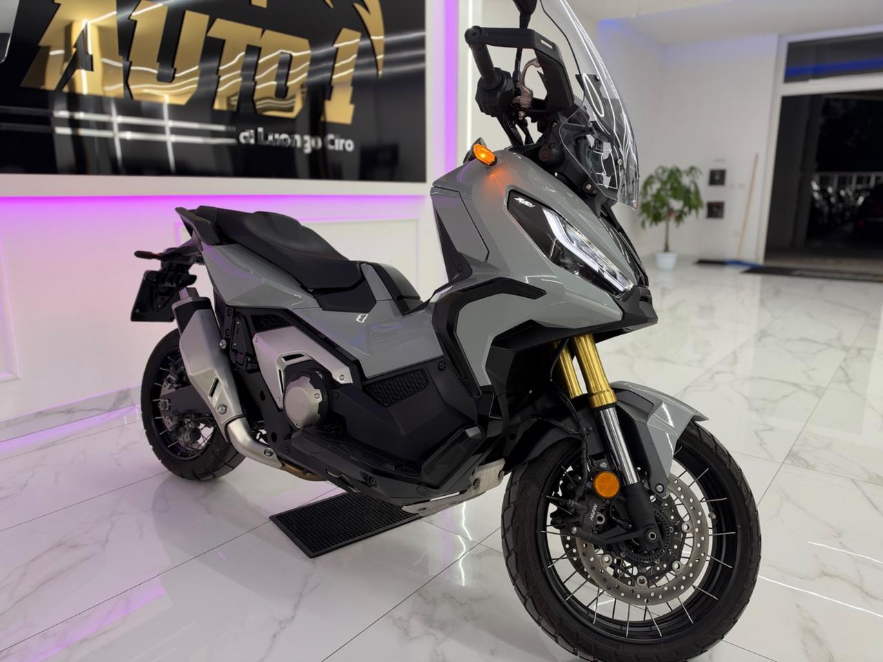 Honda X-ADV 750 DCT Special Color