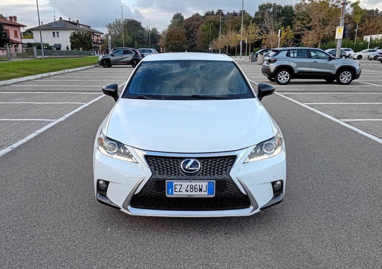 Lexus CT 200h Hybrid F Sport*Automatik*Navi*Pelle*Xenon*Camera