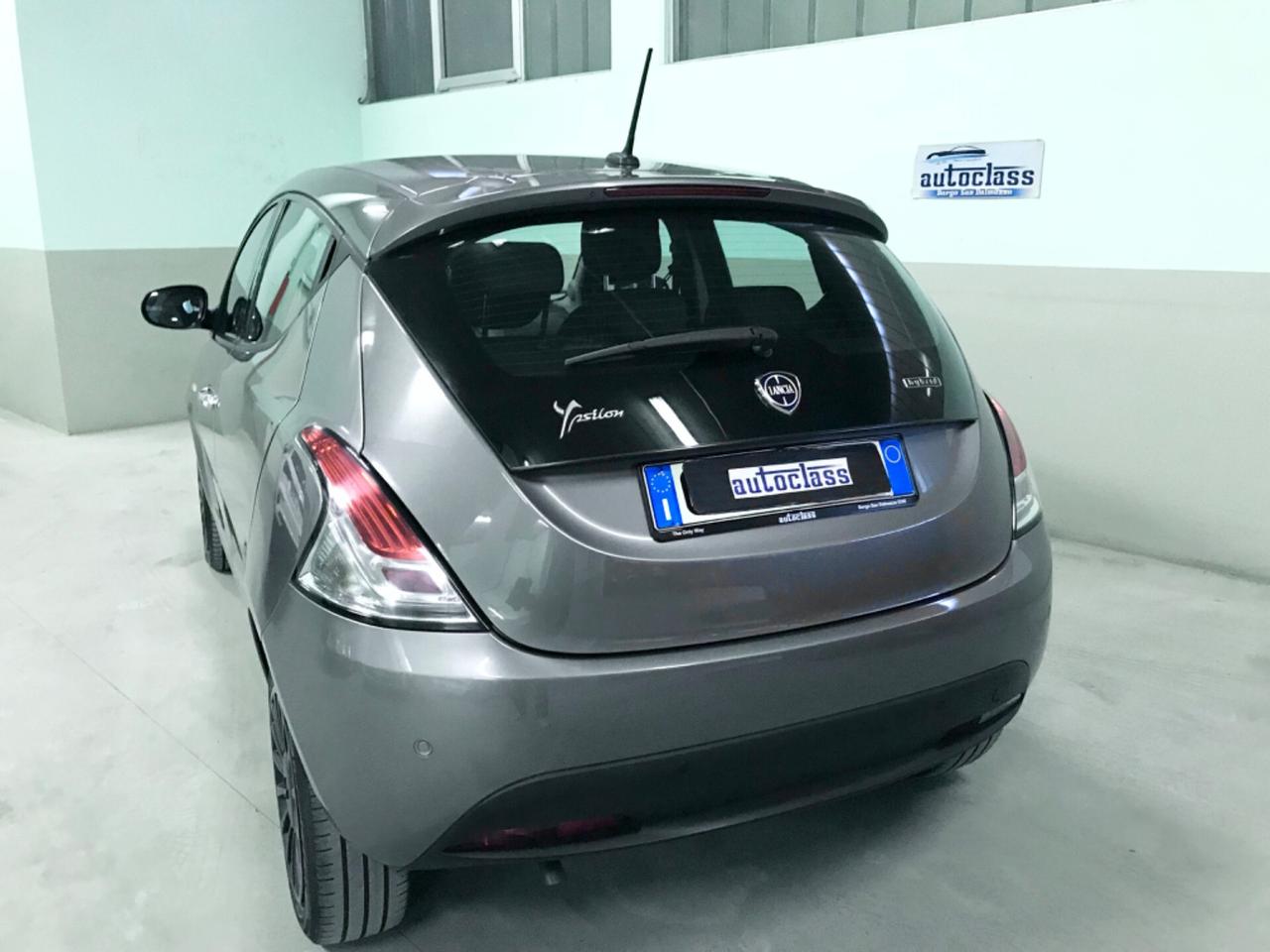 Lancia Ypsilon 1.0 FireFly 5 porte S&S Hybrid Silver Plus