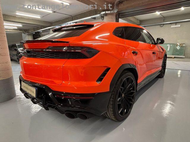 LAMBORGHINI Urus 4.0 SE vettura ufficiale