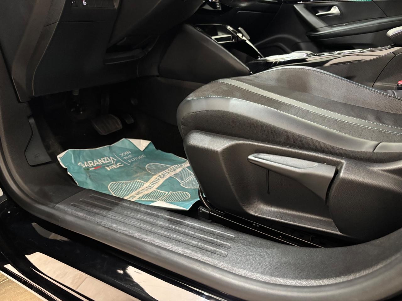 Peugeot 2008 BlueHDi 130 S&S EAT8 Allure Pack