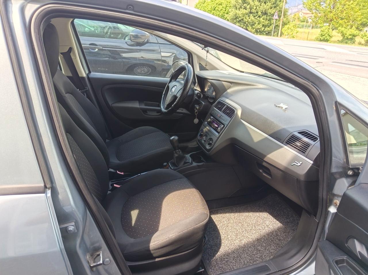 Fiat Grande Punto 1.3 MJT 75 CV 5 p - LEGGI