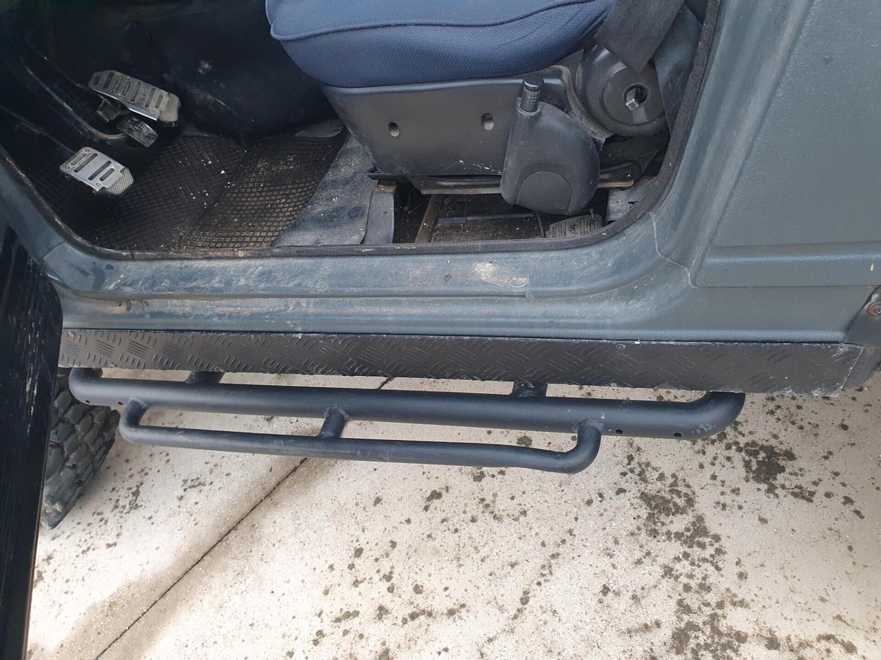 Suzuki SJ 413 SJ413 Berlina TA Autocarro