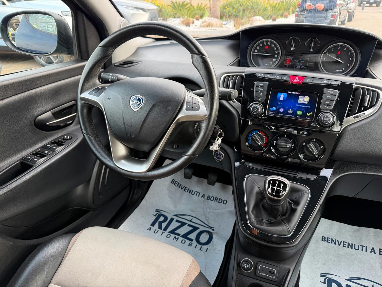 Lancia Ypsilon 1.2 69CV 5porte Platinum Navi Pelle