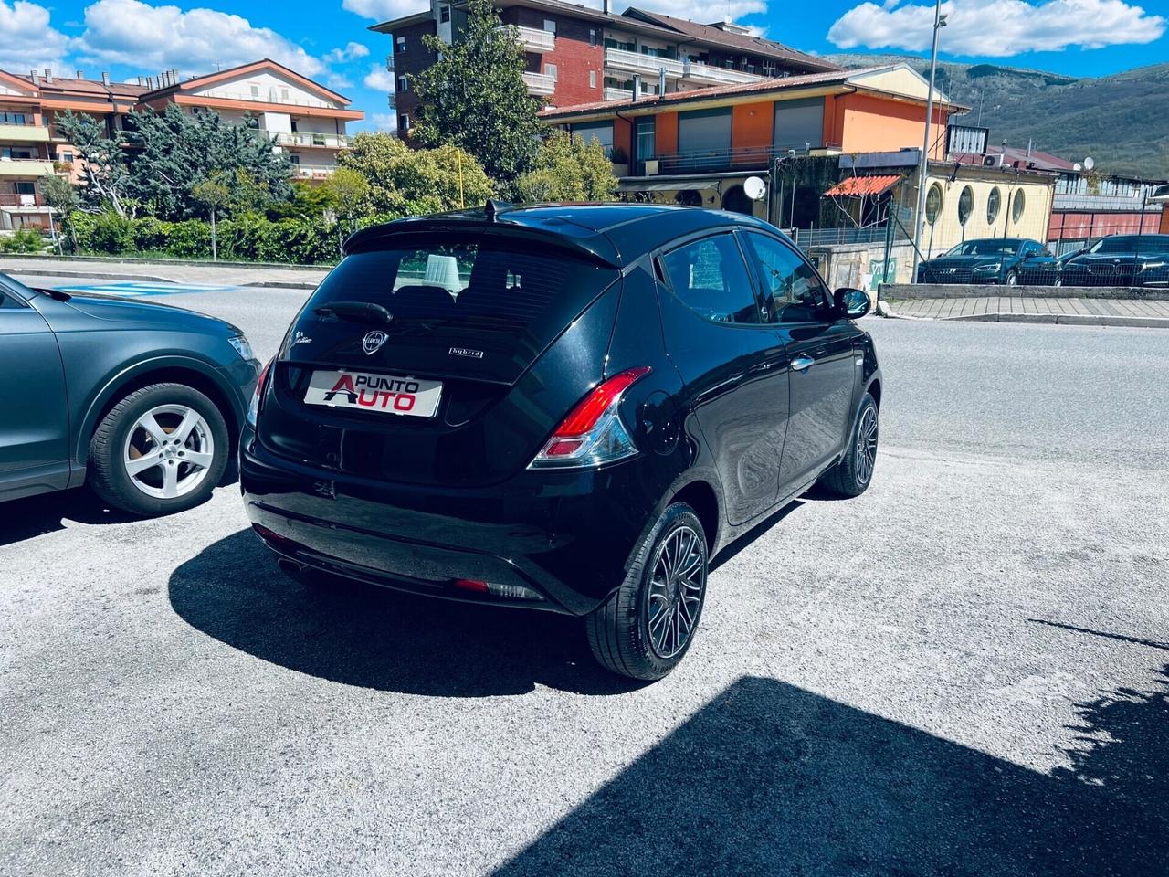 Lancia Ypsilon 1.0 S&S Hybrid Gold CARPLAY 27MILA