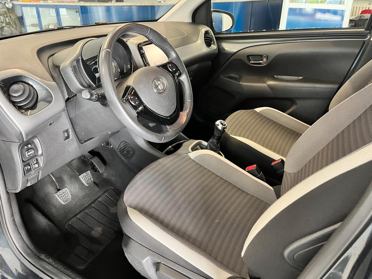 Toyota Aygo Connect 1.0 VVT-i 72 CV 5 porte x-clusiv
