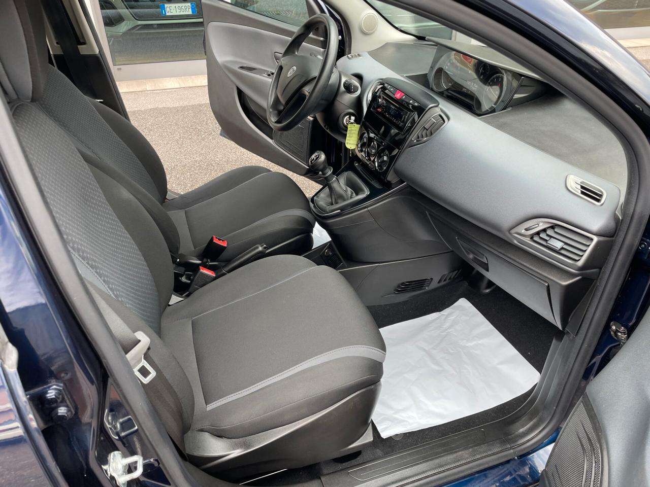 Lancia Ypsilon 1.2 69 CV 5 porte #5 POSTI