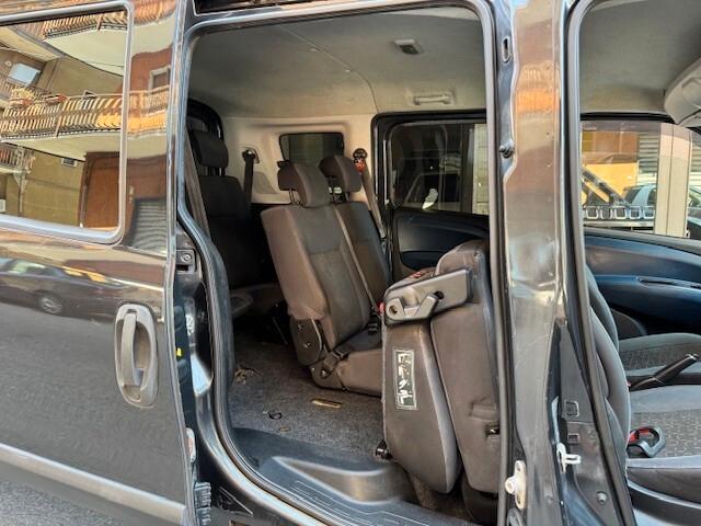 Fiat Doblo 2.0 MJT 16V Dynamic 7 Posti