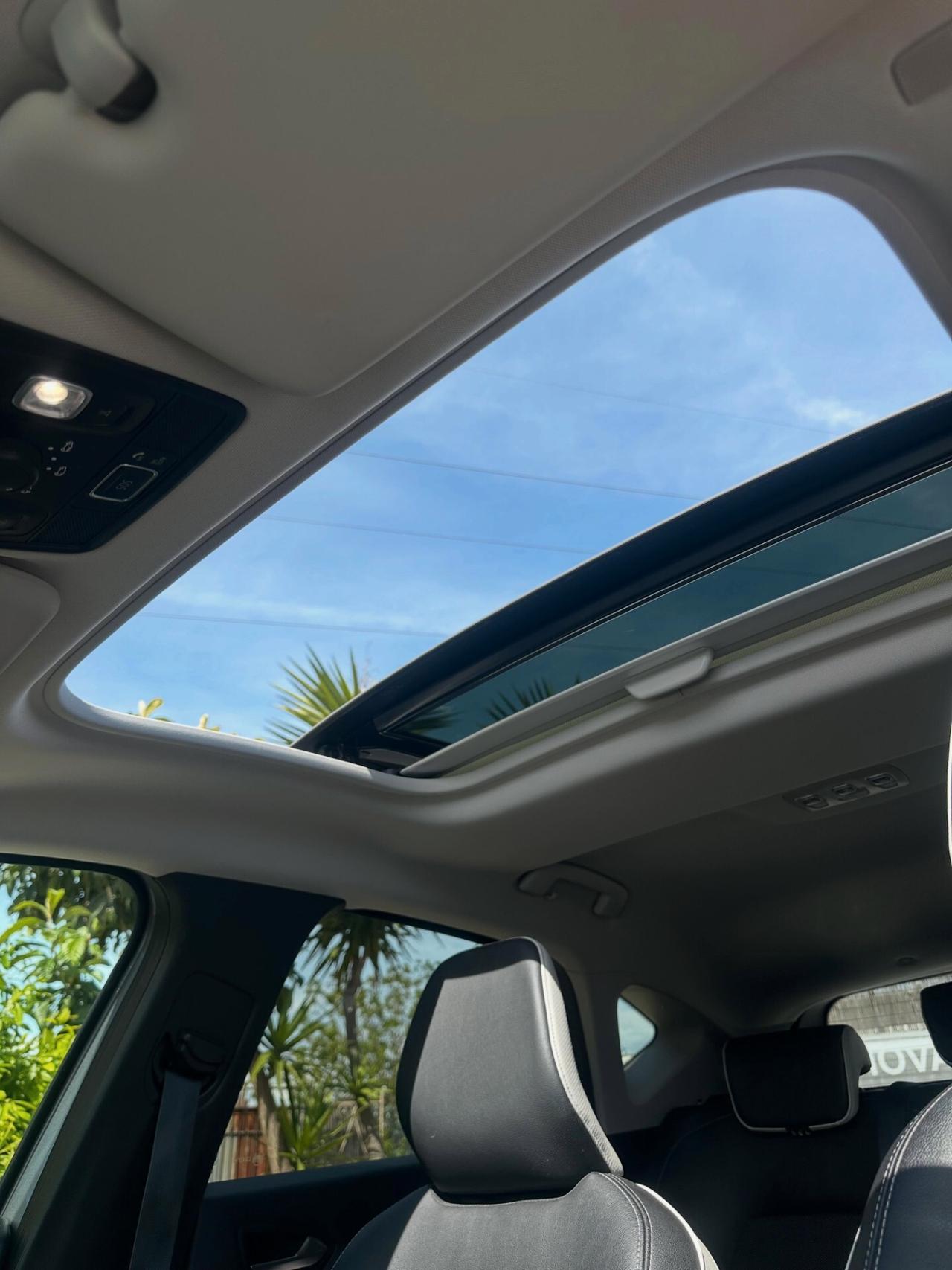 Renault Captur Plug-in Hybrid E-Tech 160 CV Initiale Paris