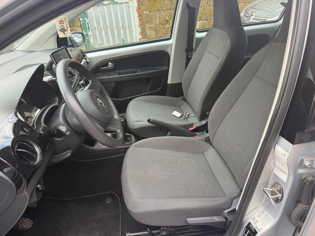 Volkswagen up! 1.0 75 CV 5p. high