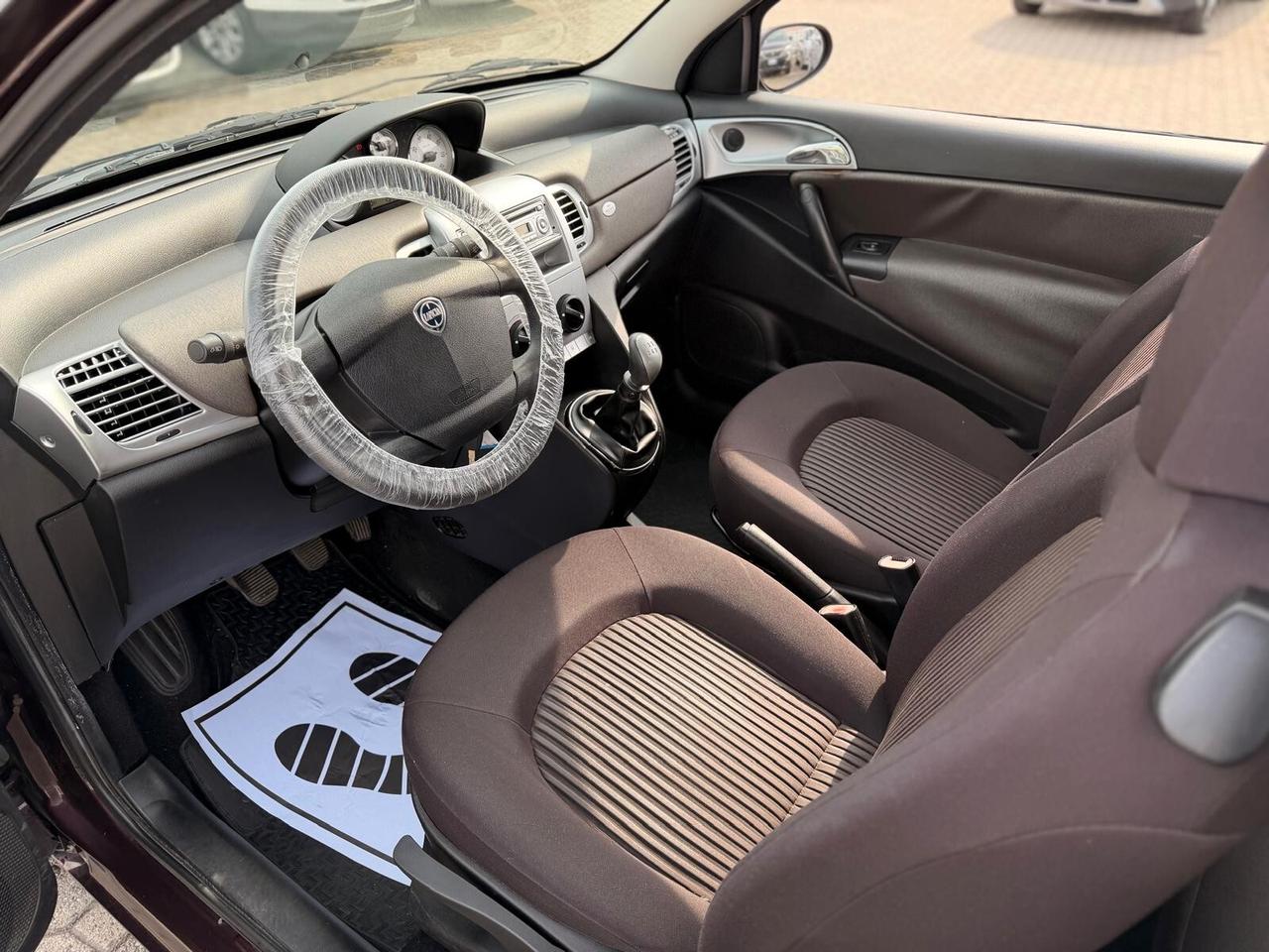 Lancia Ypsilon 1.2 Argento