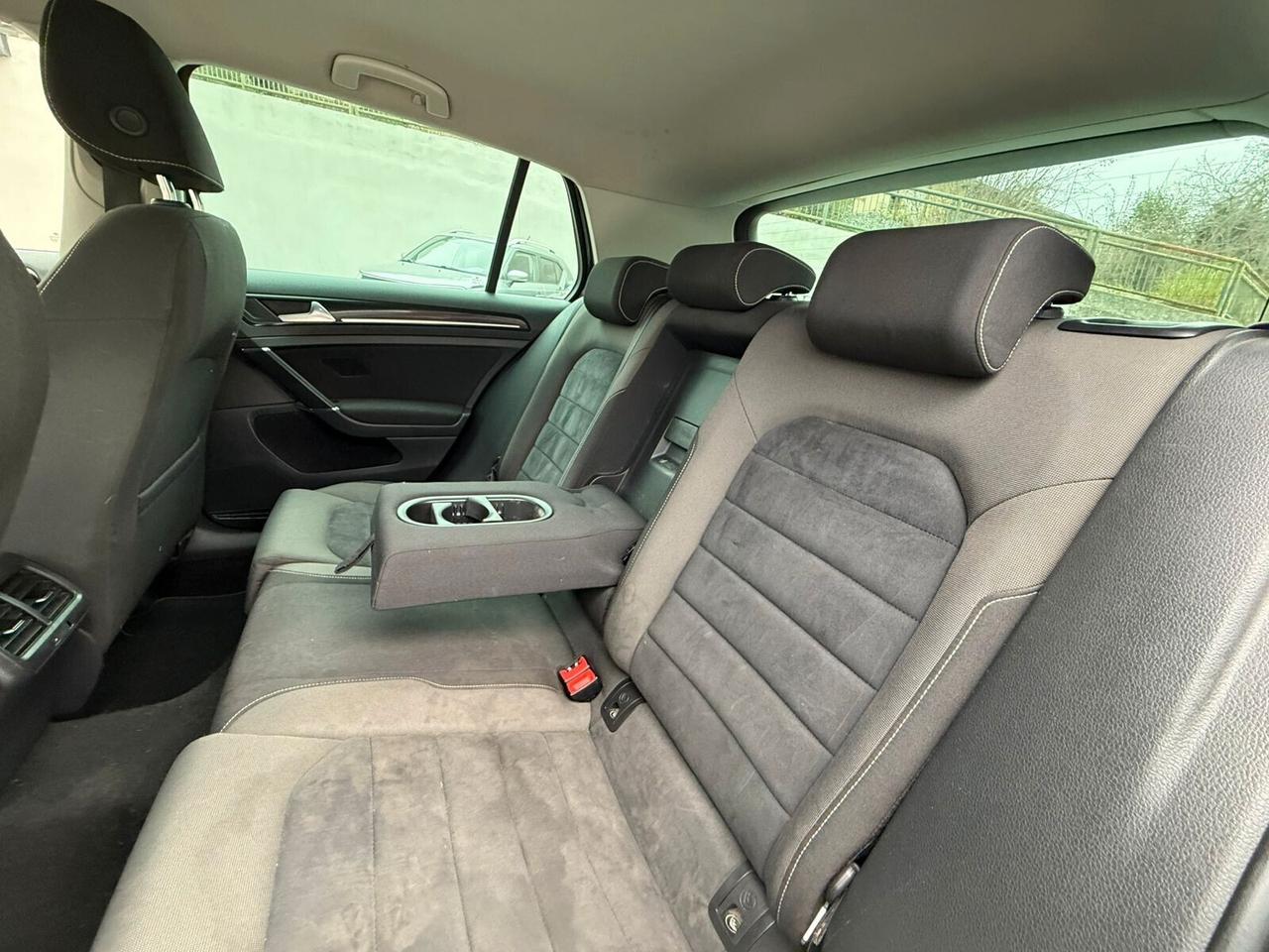 VOLKSWAGEN GOLF VII 1,6 TDI 105 CV DSG HIGHLINE 5P