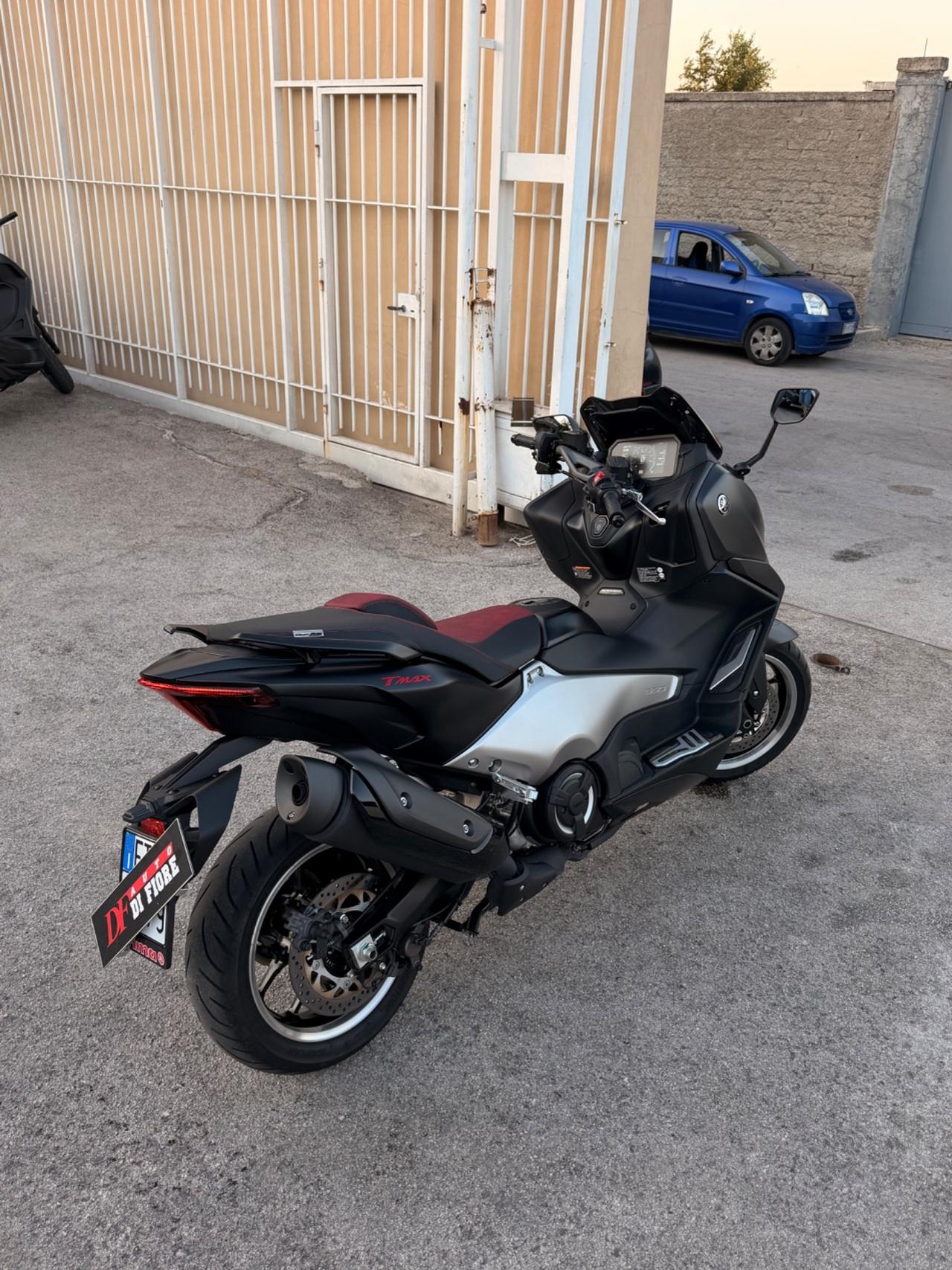 Yamaha T Max 560 25 Th Anniversary 0 SINISTRI