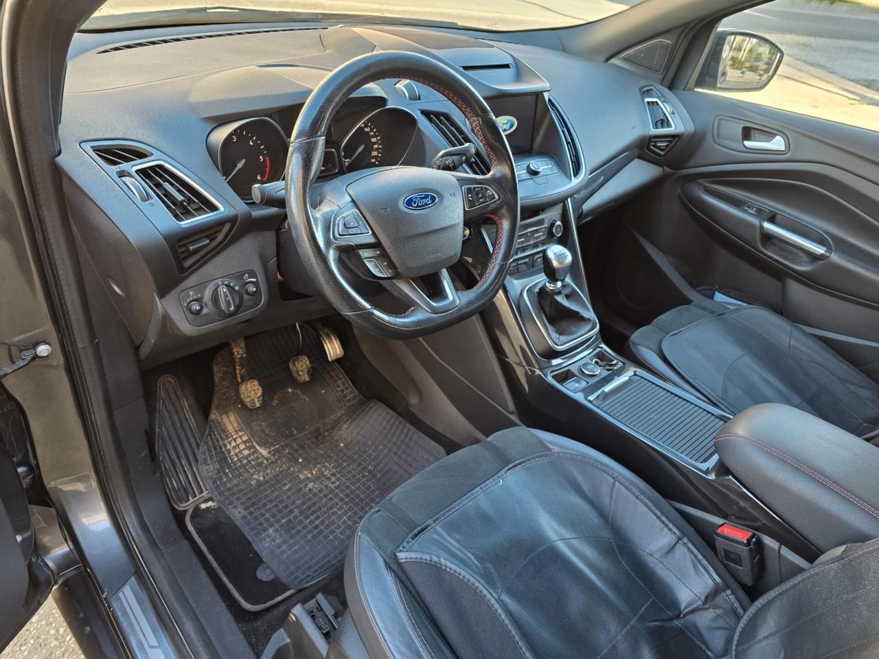 Ford Kuga 1.5 TDCI 120 CV S&S 2WD ST-Line