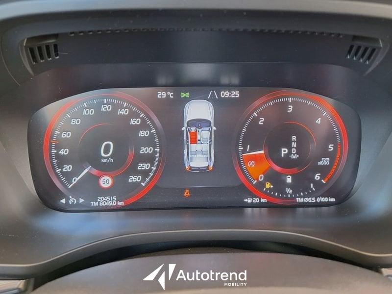 Volvo XC60 B4 197+14 CV Automatica Mild Hybrid NAVI LED Momentum Pro