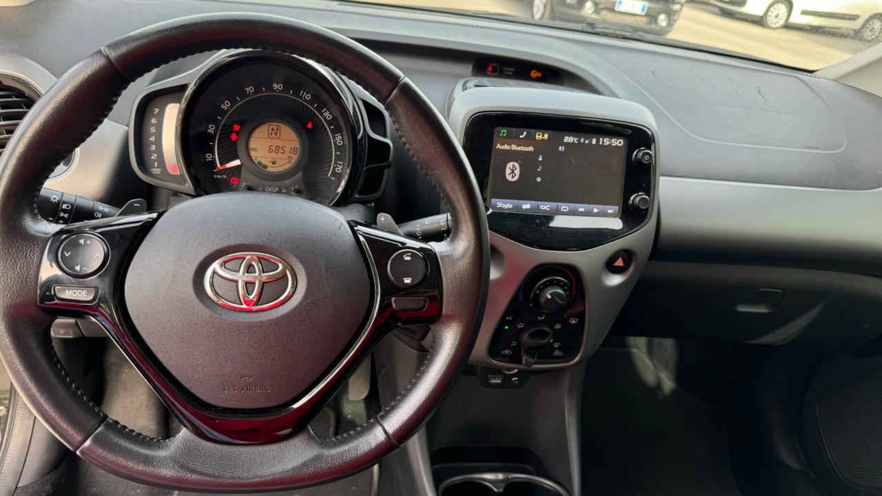 Toyota Aygo Connect 1.0 VVT-i 72 CV 5 porte x-cool MMT