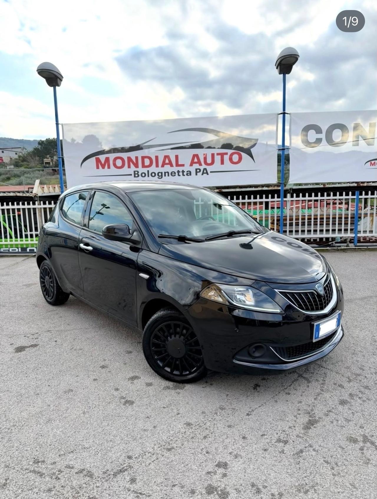 Lancia Ypsilon 1.0 FireFly 70cv Hybrid Silver 2022
