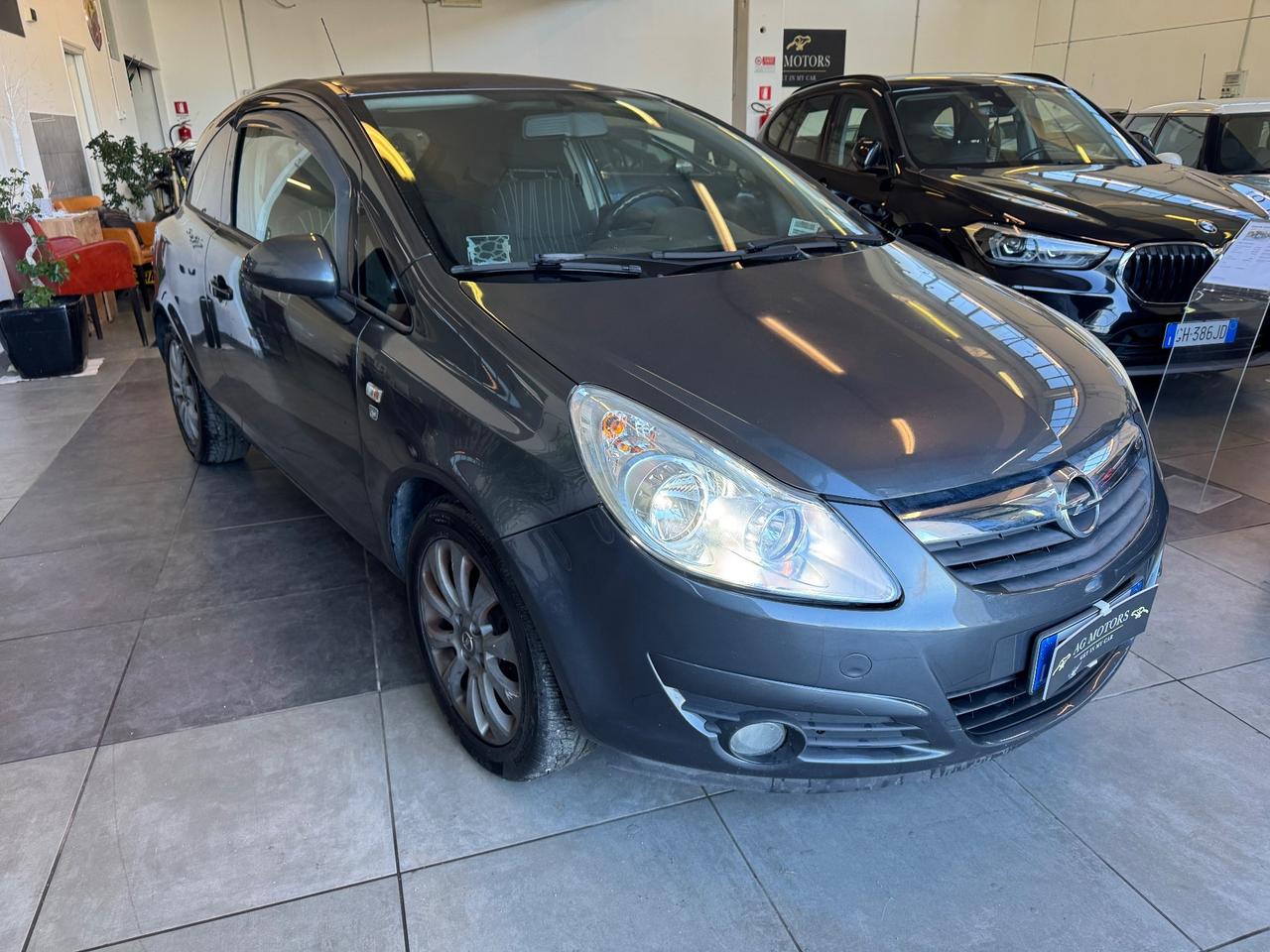 Opel Corsa 1.2 3 porte 123.000KM NEOPATENTATI