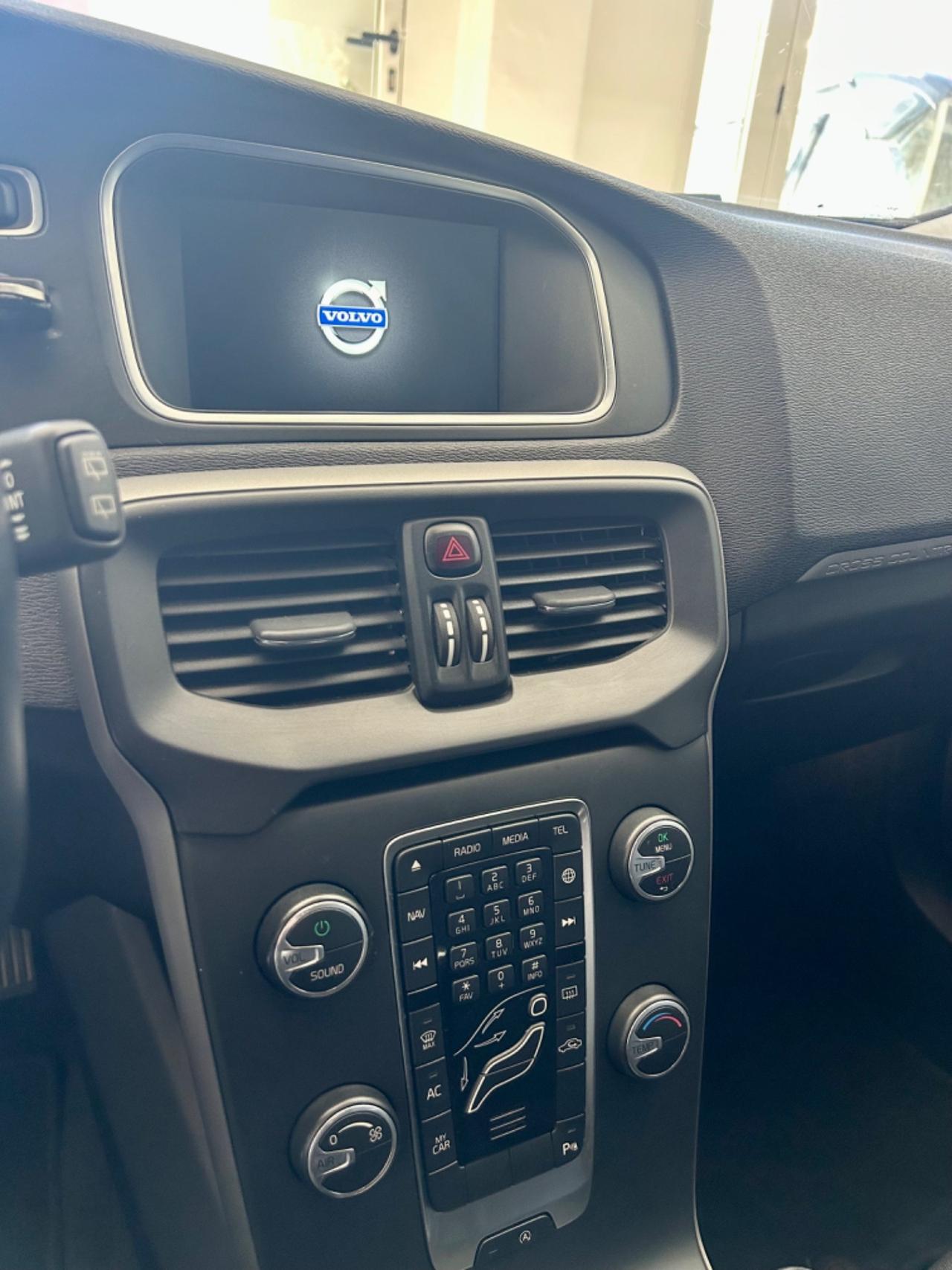 Volvo V40 Cross Country D2 FINANZIABILE