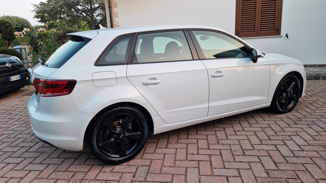Audi A3 1.6 TDI S tronic Business