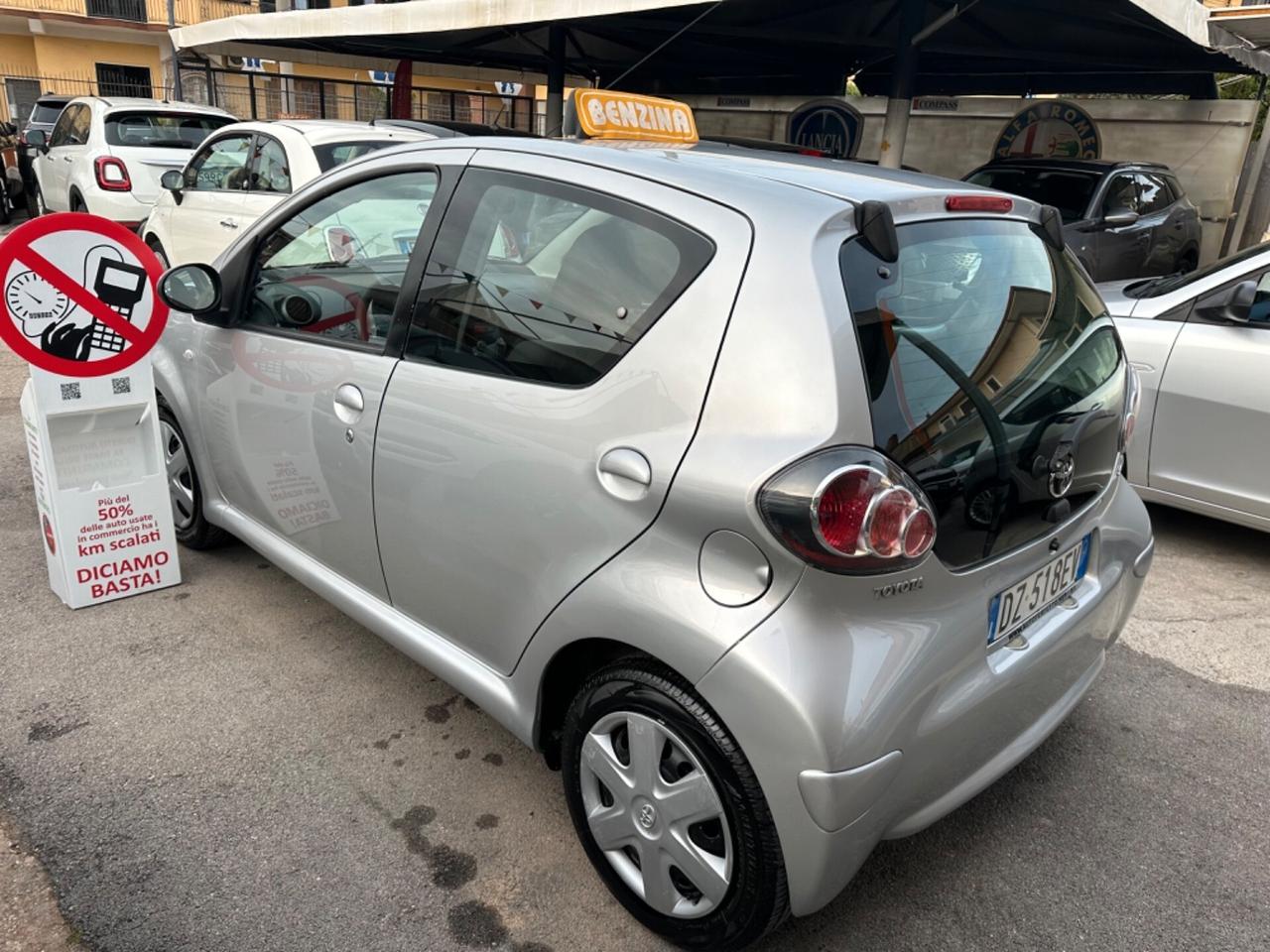Toyota Aygo 1.0 12V VVT-i 5 porte Sol