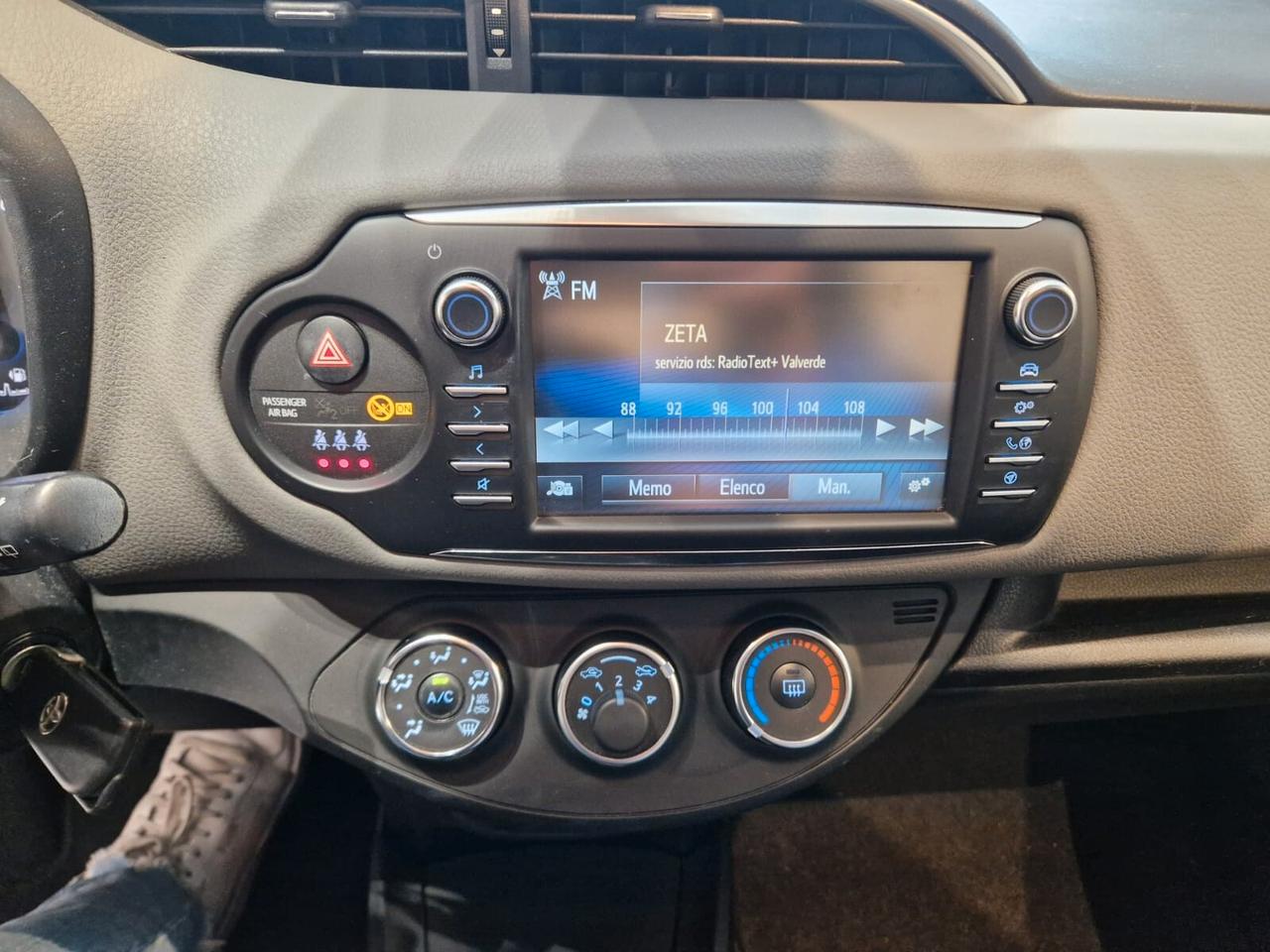 Toyota Yaris 1.0 5 porte lounge