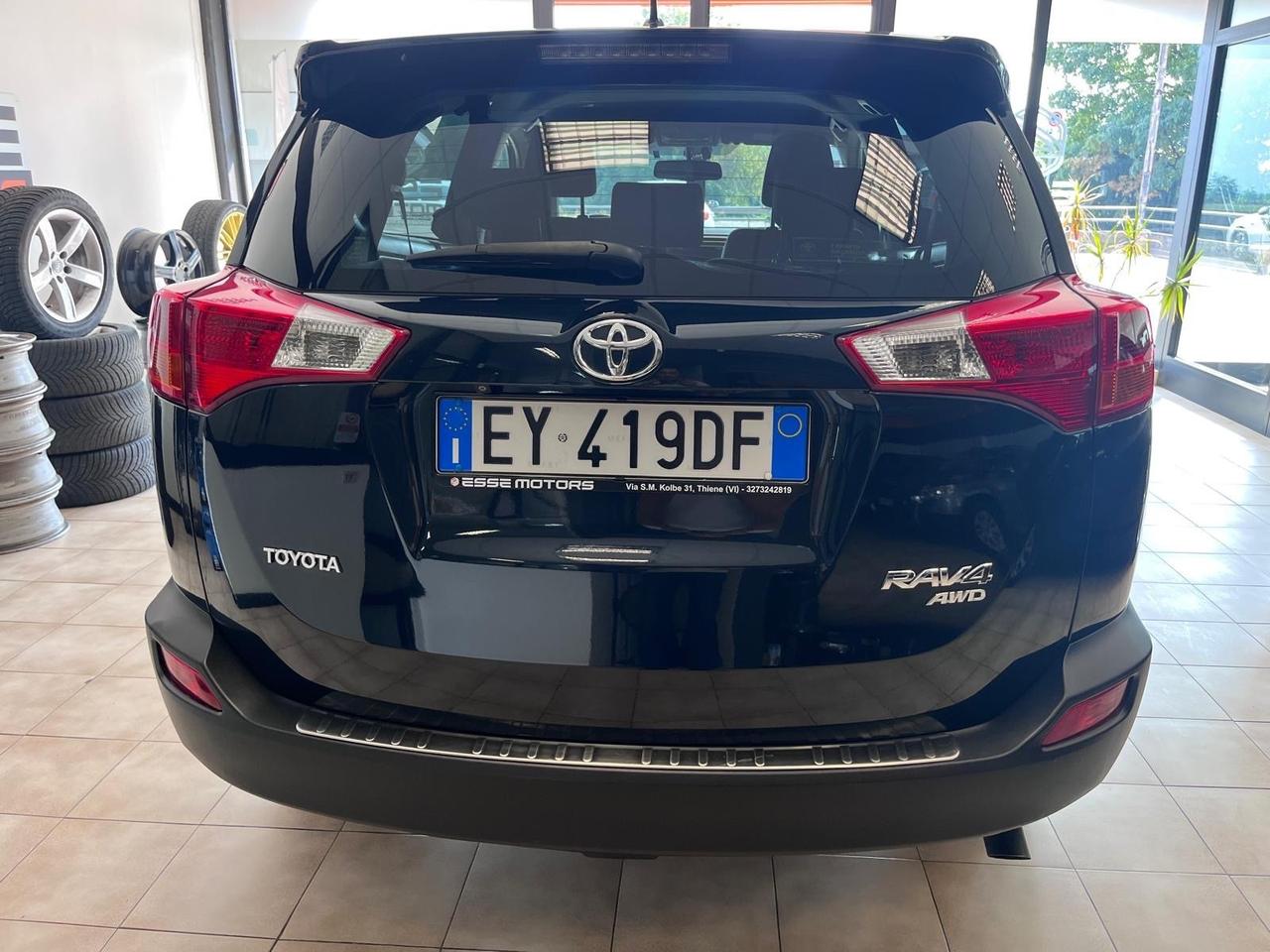 Toyota RAV4 - 2015 2.2 D-CAT 4WD 150cv 129.000 KM