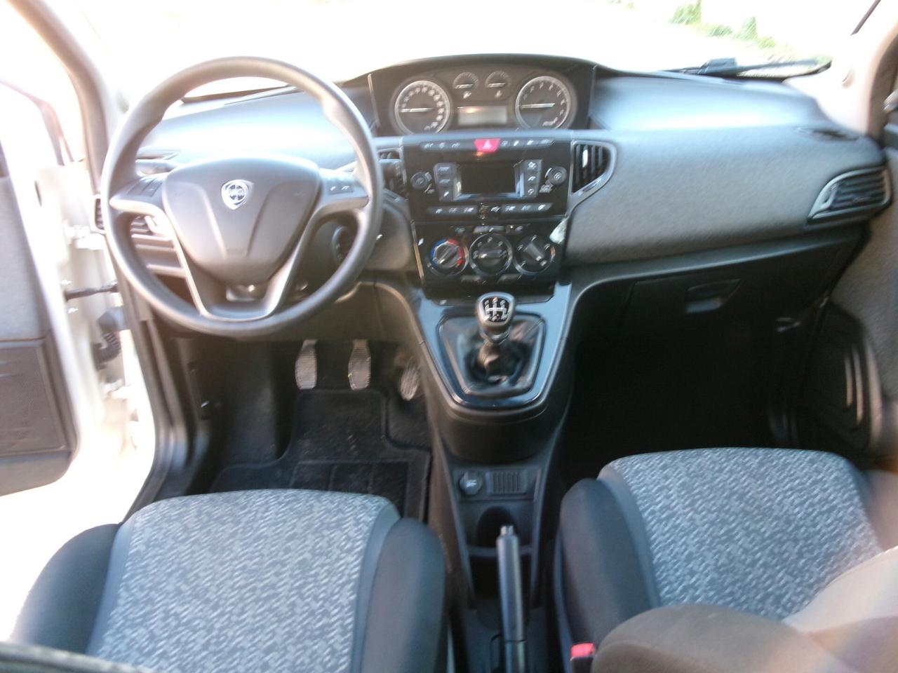 Lancia Ypsilon 1.2 69 CV 5 porte GPL Ecochic Elefantino Blu